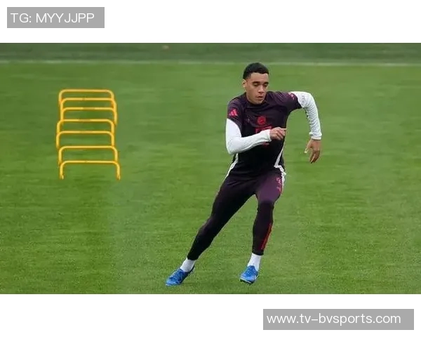 穆西亚拉积极恢复训练计划12月重返赛场状态 穆西亚拉积极恢复训练计划12月重返赛场状态