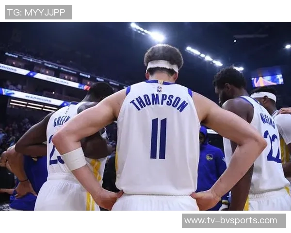 克莱半场表现出色三分球完美命中助力球队进攻火力全开 克莱半场表现出色三分球完美命中助力球队进攻火力全开