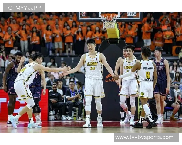 媒体人:辽粤对决的激情已成往事中国篮球春晚迎来新的篇章 媒体人:辽粤对决的激情已成往事中国篮球春晚迎来新的篇章